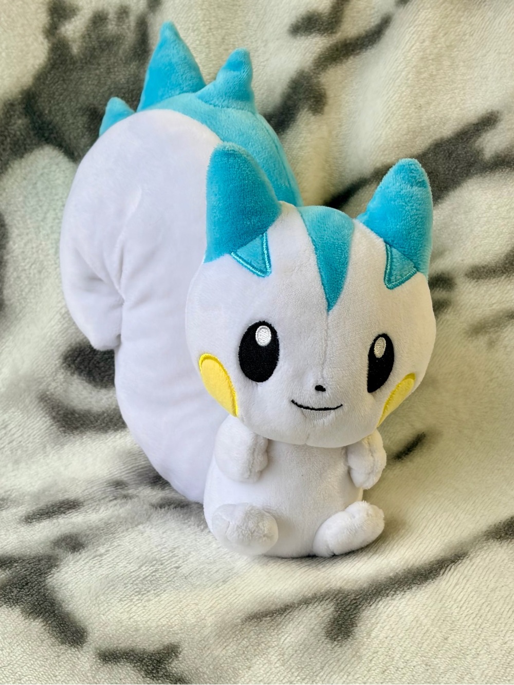 2018 Pokémon Pachirisu 7.5” Plush Squirrel Pokémon (G4)